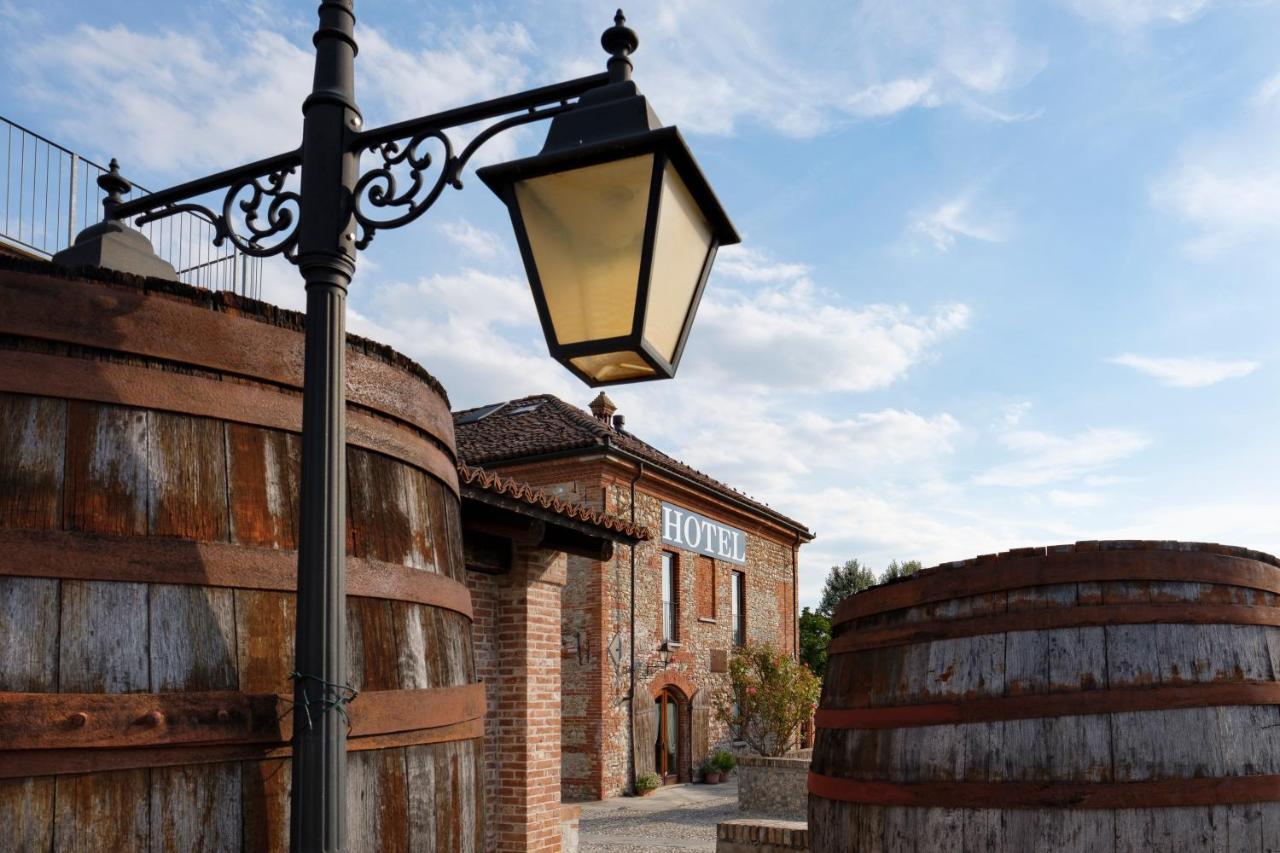 Hotel Le Botti Guarene Exterior foto